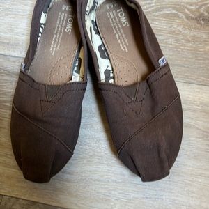 TOMS shoes
